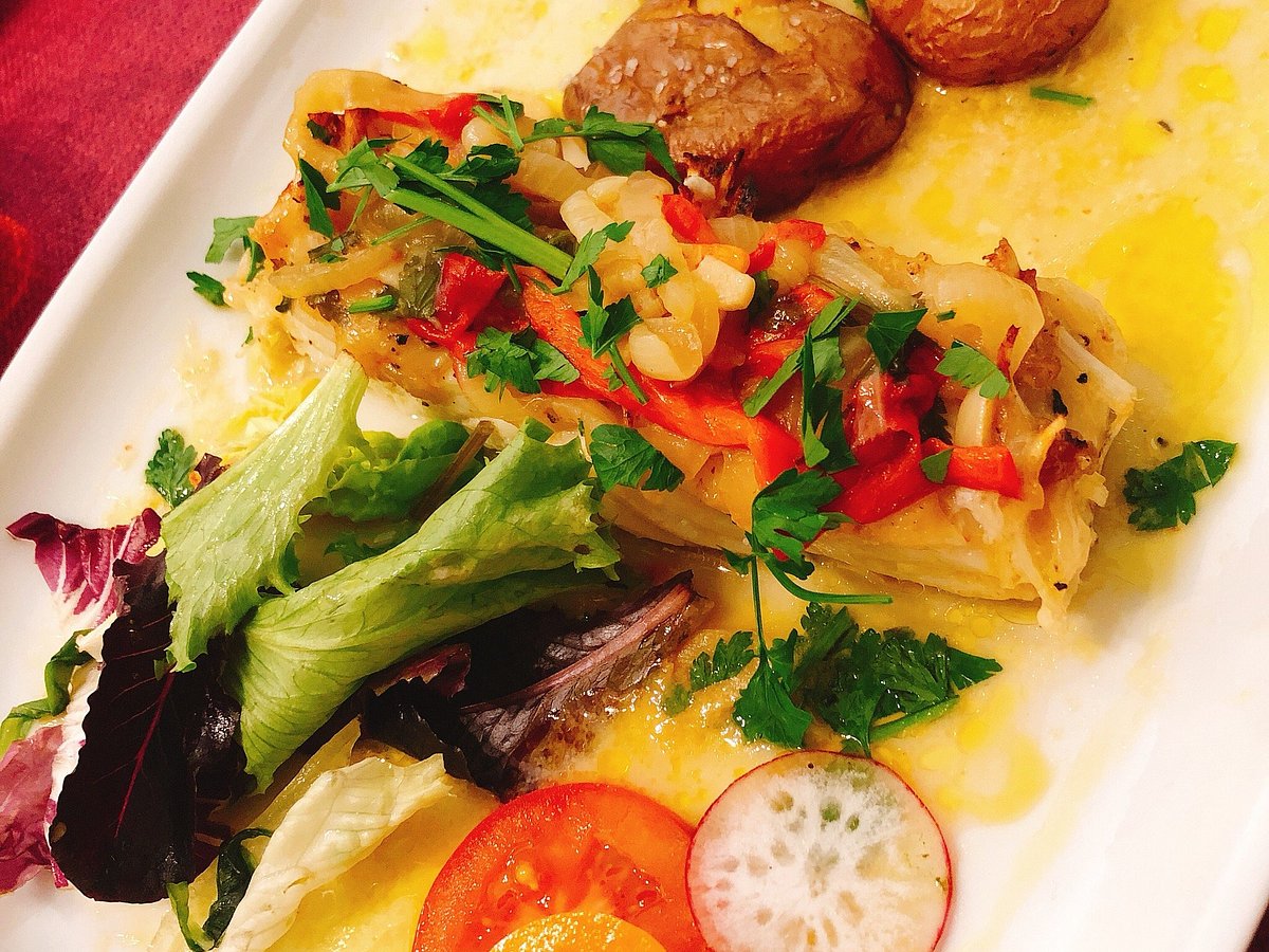 Prato do Claras em Castelo com peixe, legumes, batatas e salada